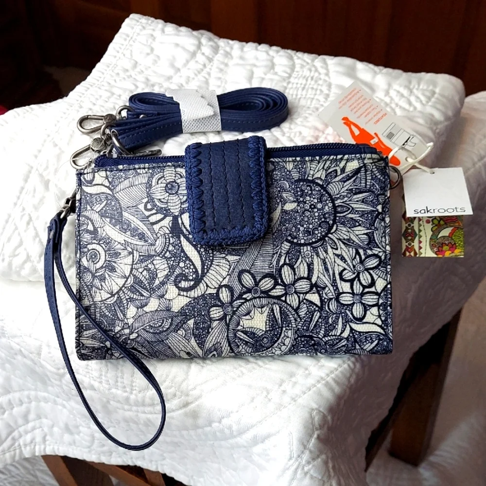 *🆕 Sakroots Spirit Desert Specialty Crossbody Wristlet Wallet All In One, NWT